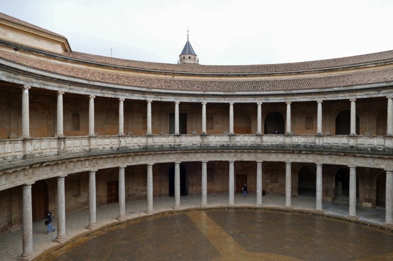 alhambrapalaciodecarlosv.jpg