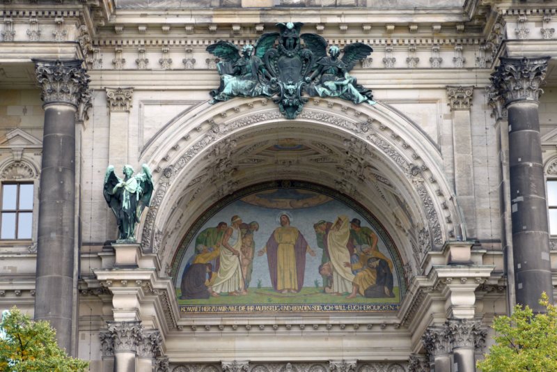 hoofdingangberlinerdom.jpg