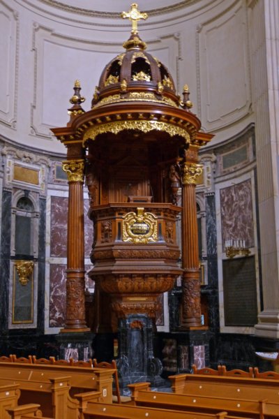 preekstoel.jpg