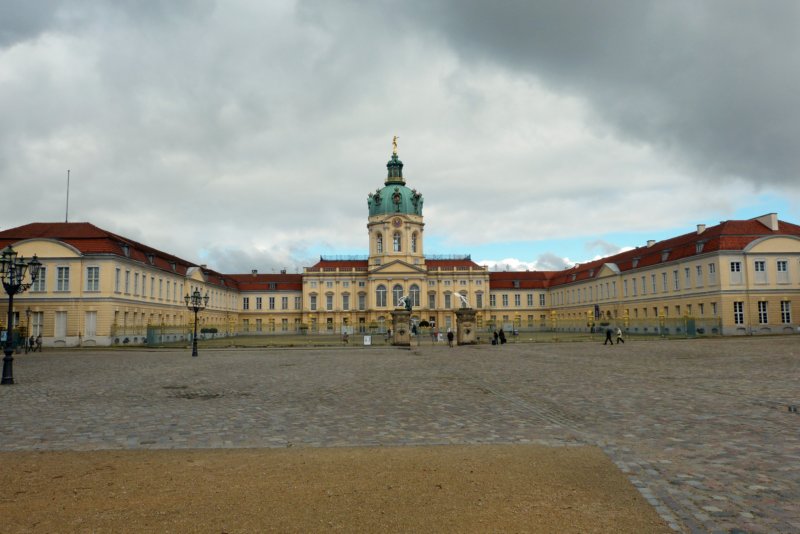 schlosscharlottenburg.jpg
