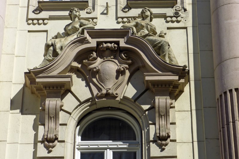 gevelrondomparlement2.jpg