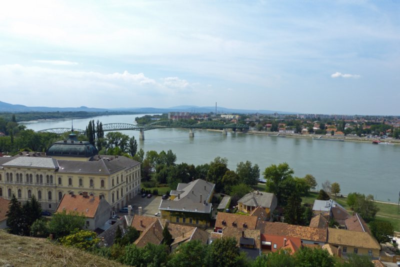 uitzichtvanafesztergom.jpg