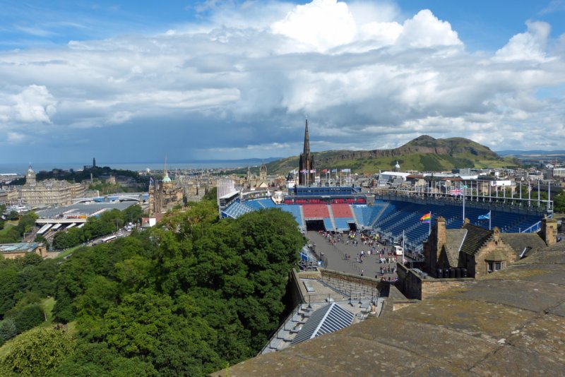 edinburghcastleesplanade.jpg