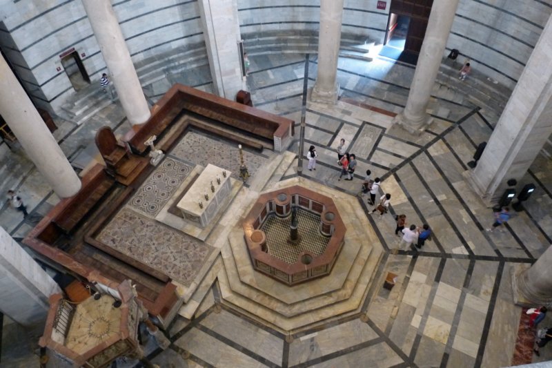 pisabaptisterium5.jpg