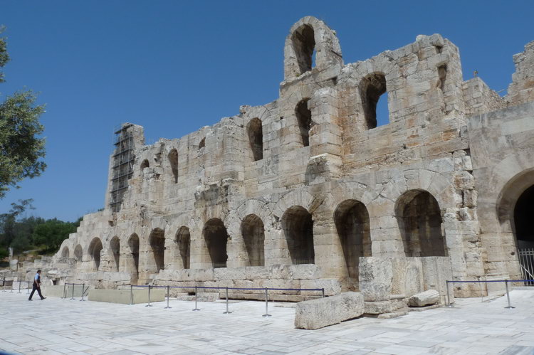 theatervanherodesatticus2.jpg