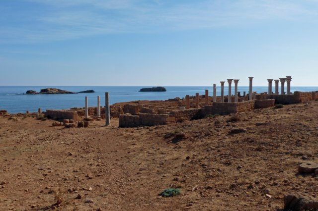 apolloniacentralebasilica.jpg
