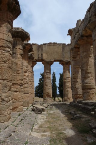 cyrenetempelvanzeus3.jpg