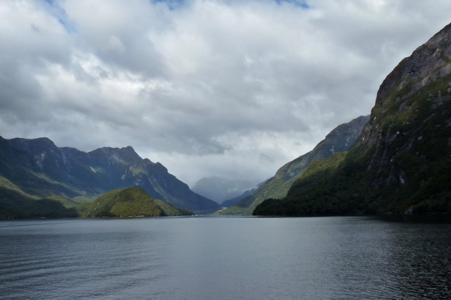 lakemanapouri.jpg