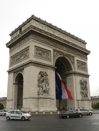 arcdetriomphecentrumzijde.jpg
