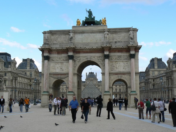 triomfboogbijhetlouvre.jpg