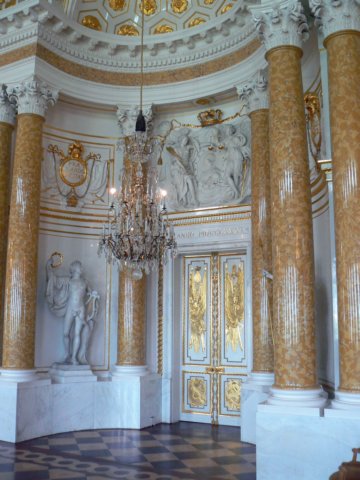 interieurkoninklijkkasteel2.jpg