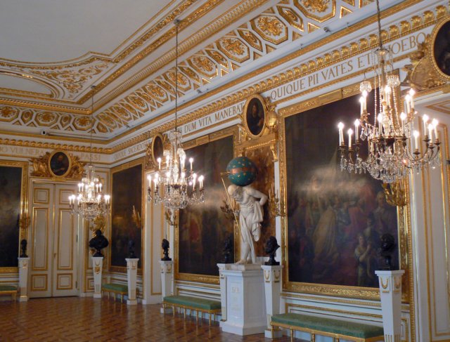 interieurkoninklijkkasteel3.jpg