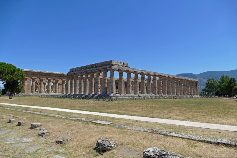 paestumheiligeweg.jpg