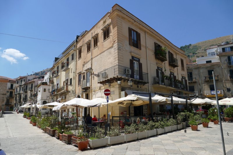 palermopiazzavittoriaemmanuele2.jpg