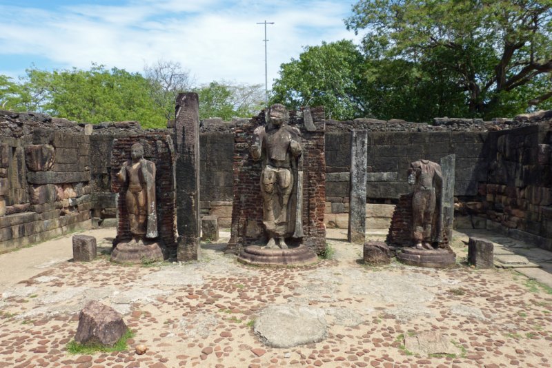 hatadagepolonnaruwa2.jpg