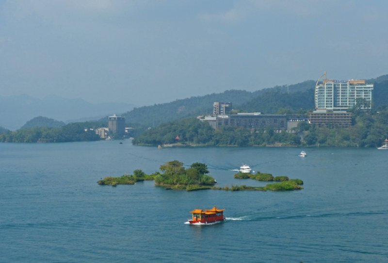 sunmoonlake6.jpg