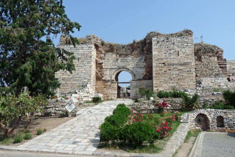selcukjohannesbasiliekbyzantijnsepoort.jpg