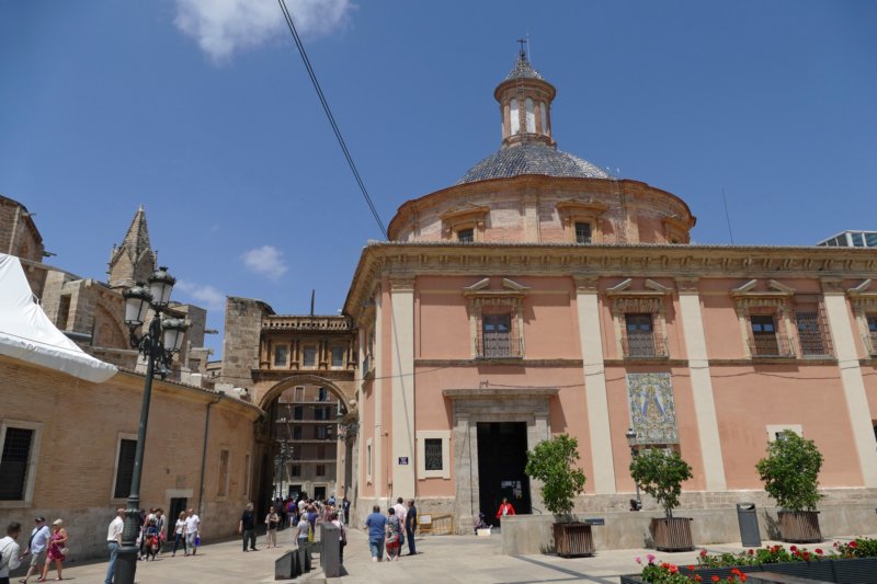 basilicavirgendelosdesamparados.jpg