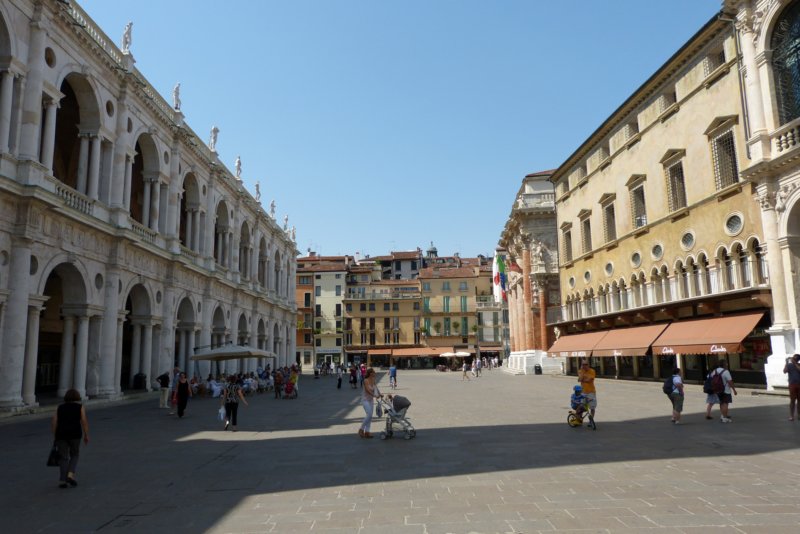 piazzadeisignori4.jpg