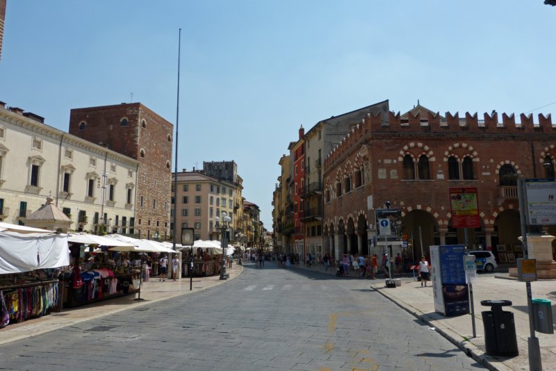 piazzadelleerbe8.jpg